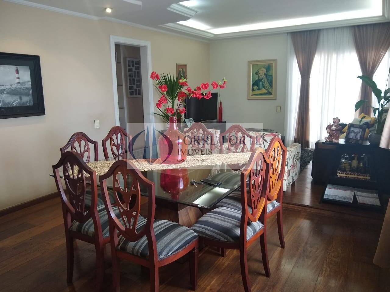 Apartamento à venda com 3 quartos, 107m² - Foto 1