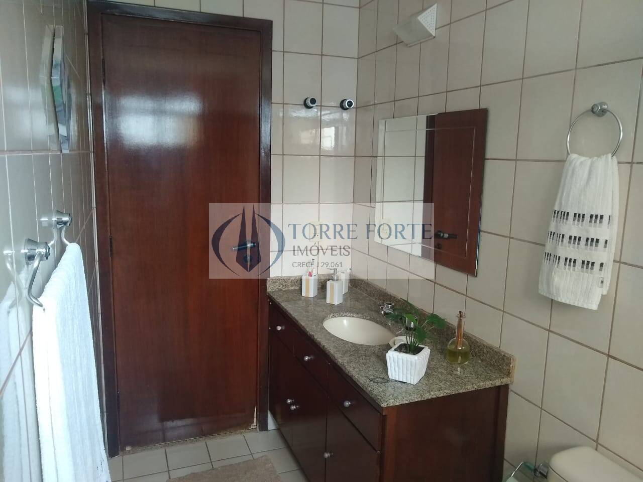 Apartamento à venda com 3 quartos, 107m² - Foto 11