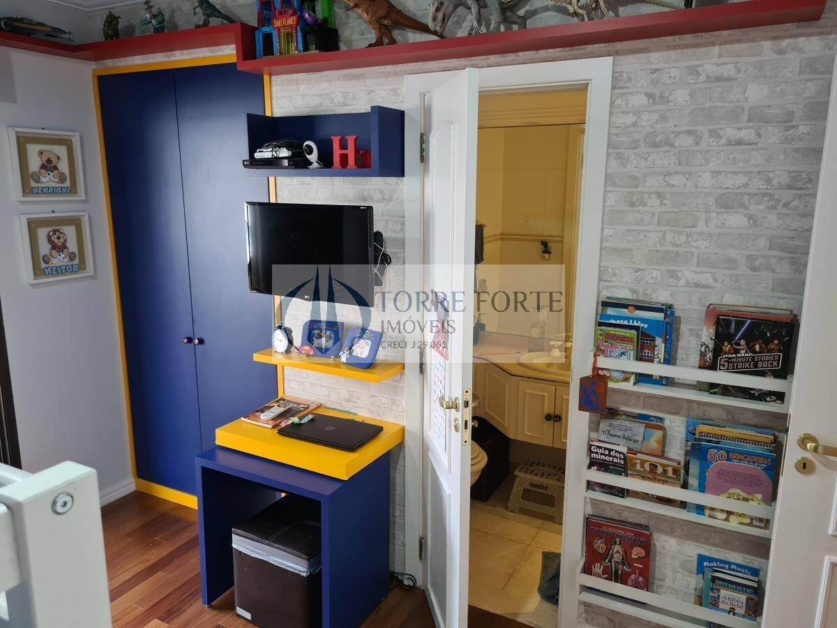 Apartamento à venda com 4 quartos, 215m² - Foto 32