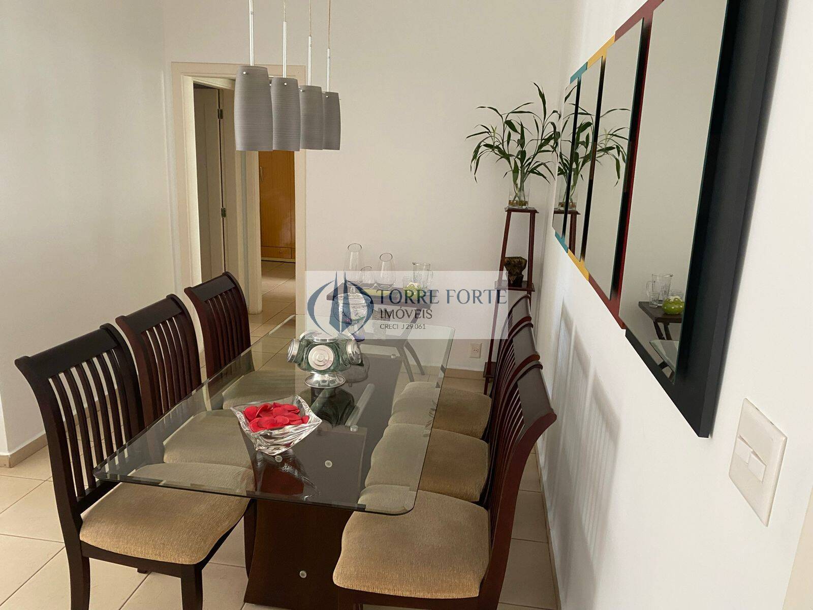 Apartamento à venda com 3 quartos, 95m² - Foto 1