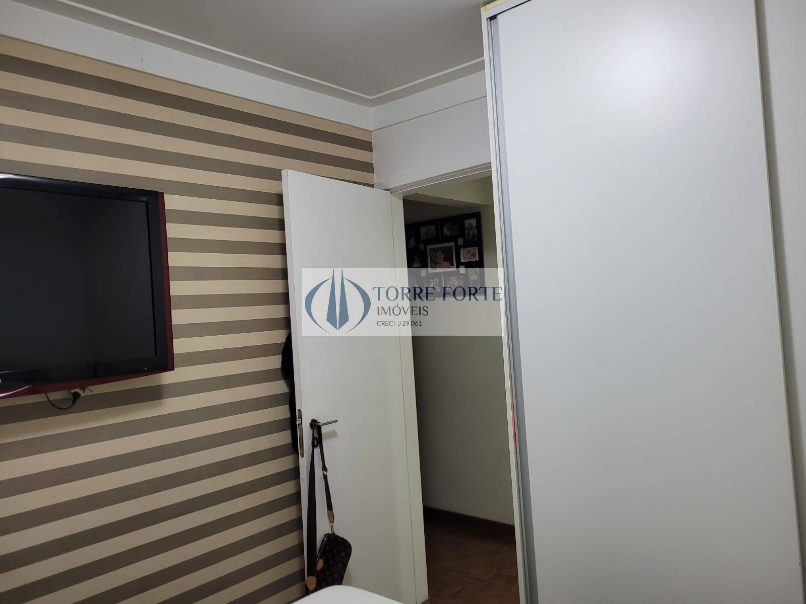 Apartamento à venda com 2 quartos, 60m² - Foto 2