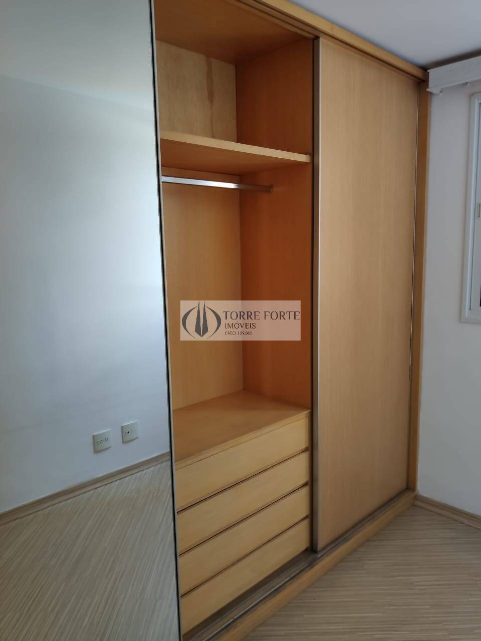 Apartamento à venda com 2 quartos, 64m² - Foto 4