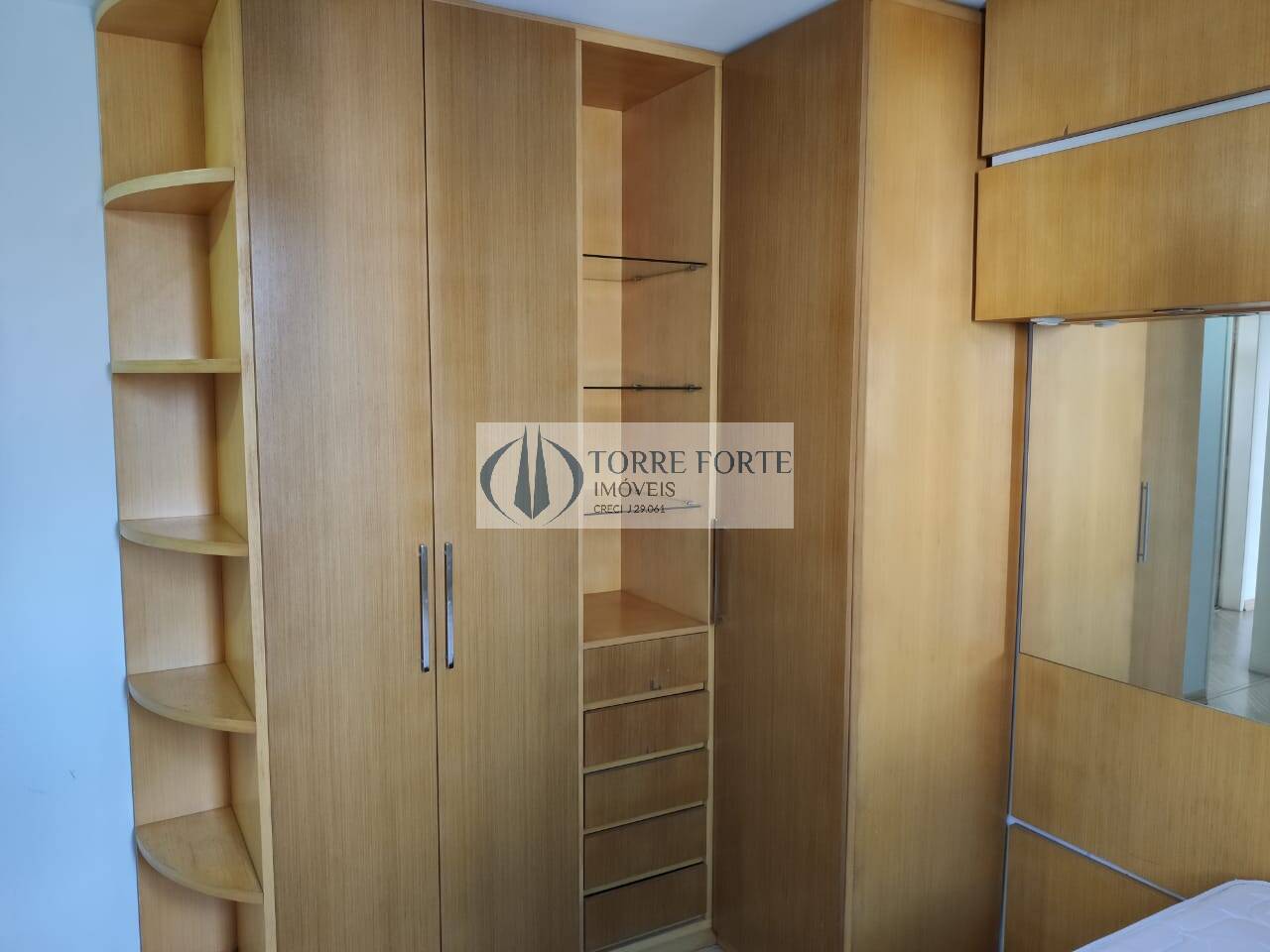 Apartamento à venda com 2 quartos, 64m² - Foto 8