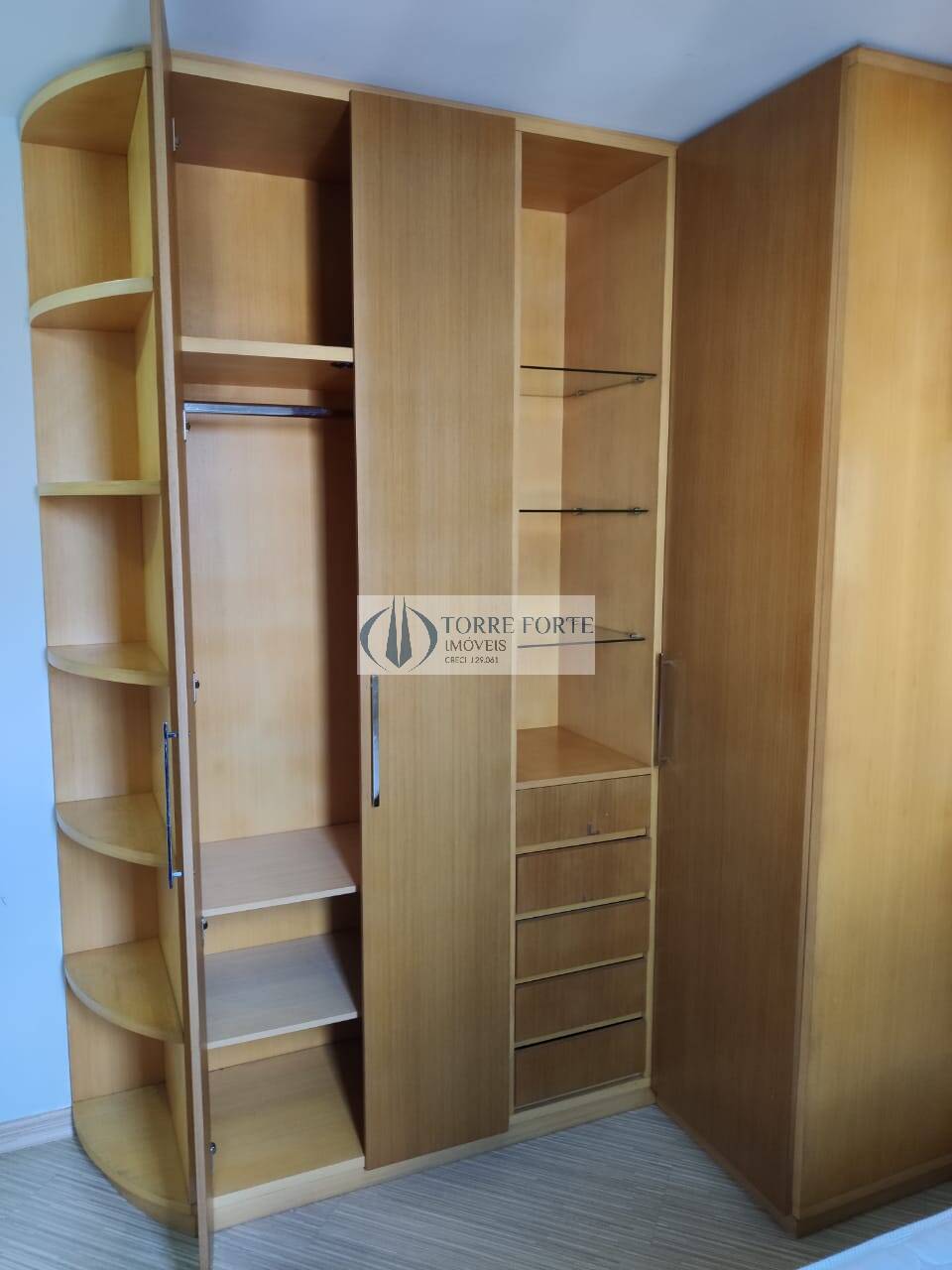 Apartamento à venda com 2 quartos, 64m² - Foto 9