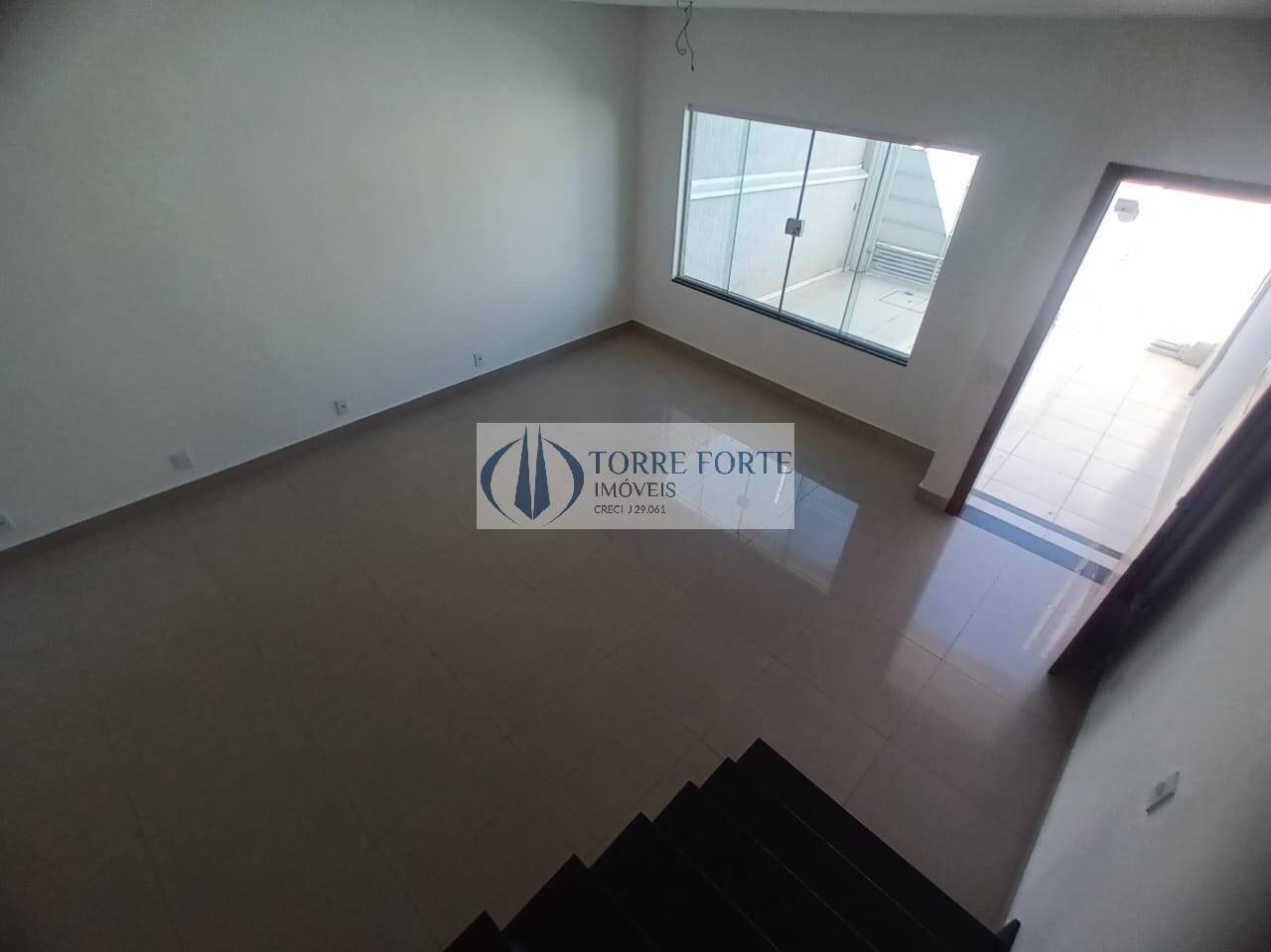 Sobrado à venda com 3 quartos, 100m² - Foto 2