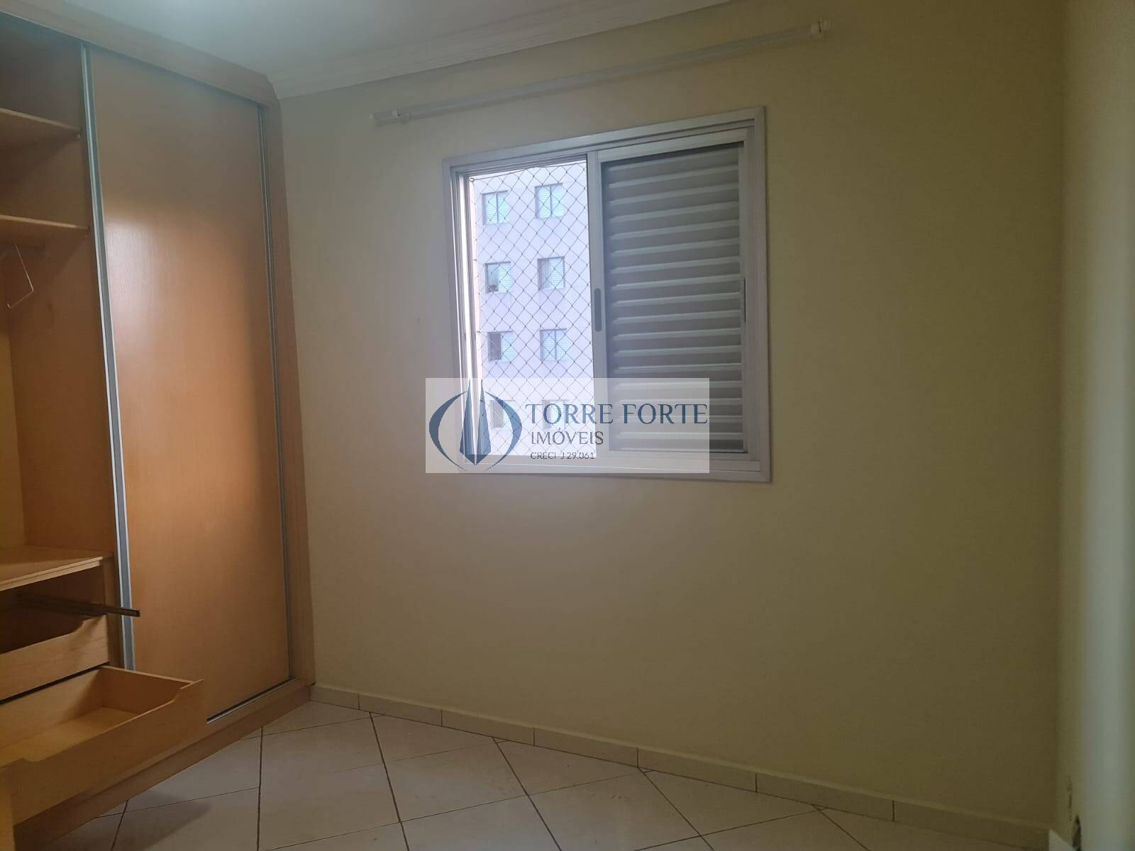 Apartamento à venda com 3 quartos, 64m² - Foto 3