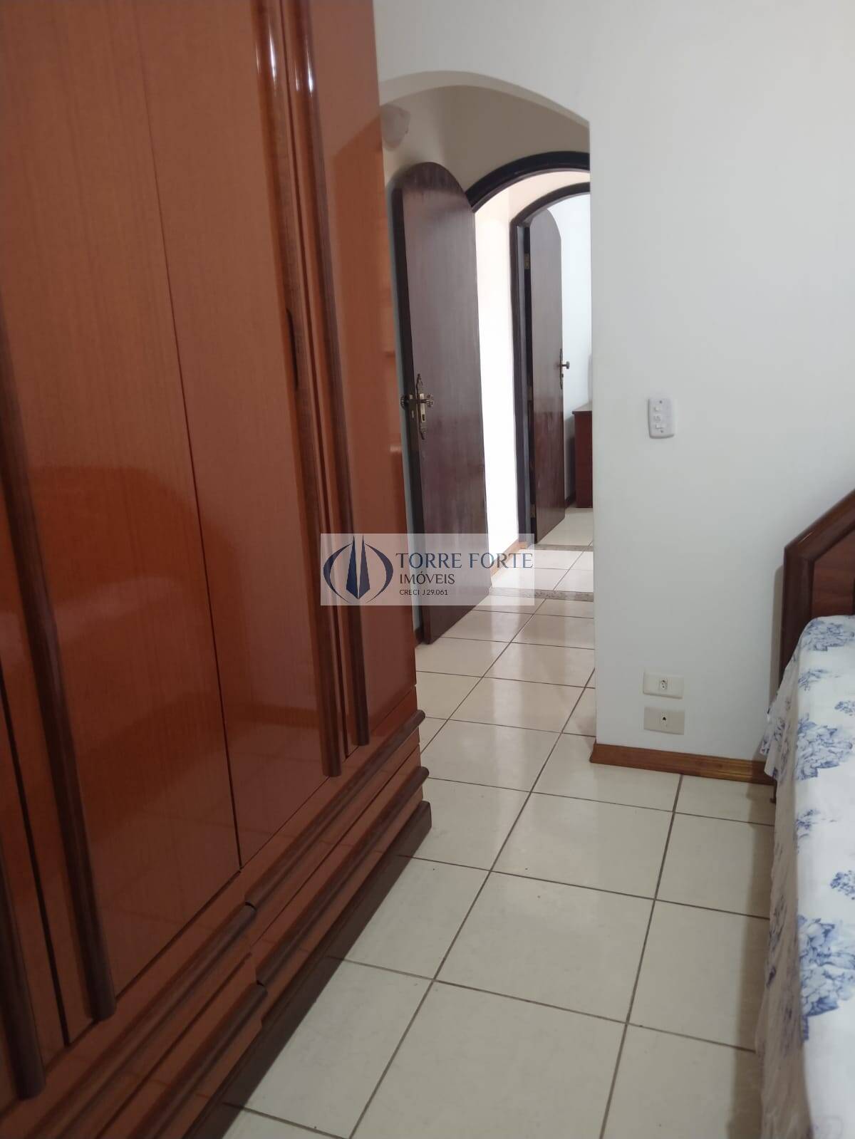 Casa à venda com 3 quartos, 230m² - Foto 8