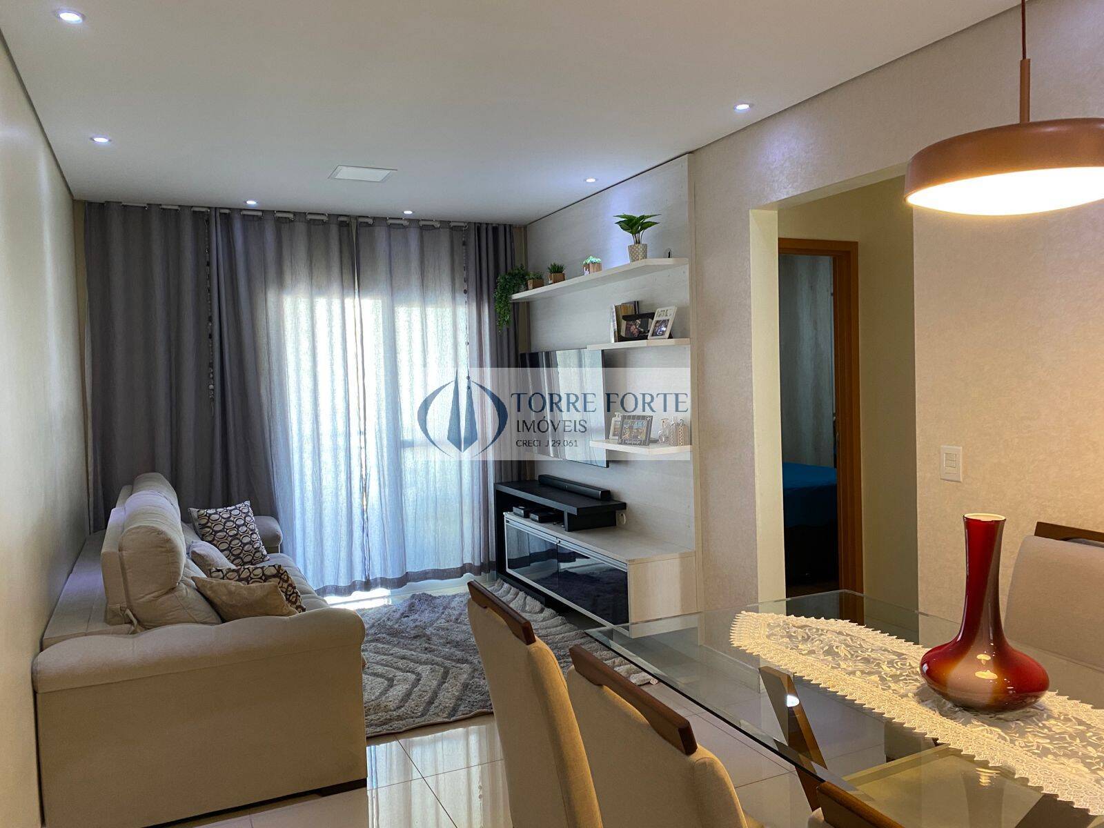 Apartamento à venda com 2 quartos, 63m² - Foto 1