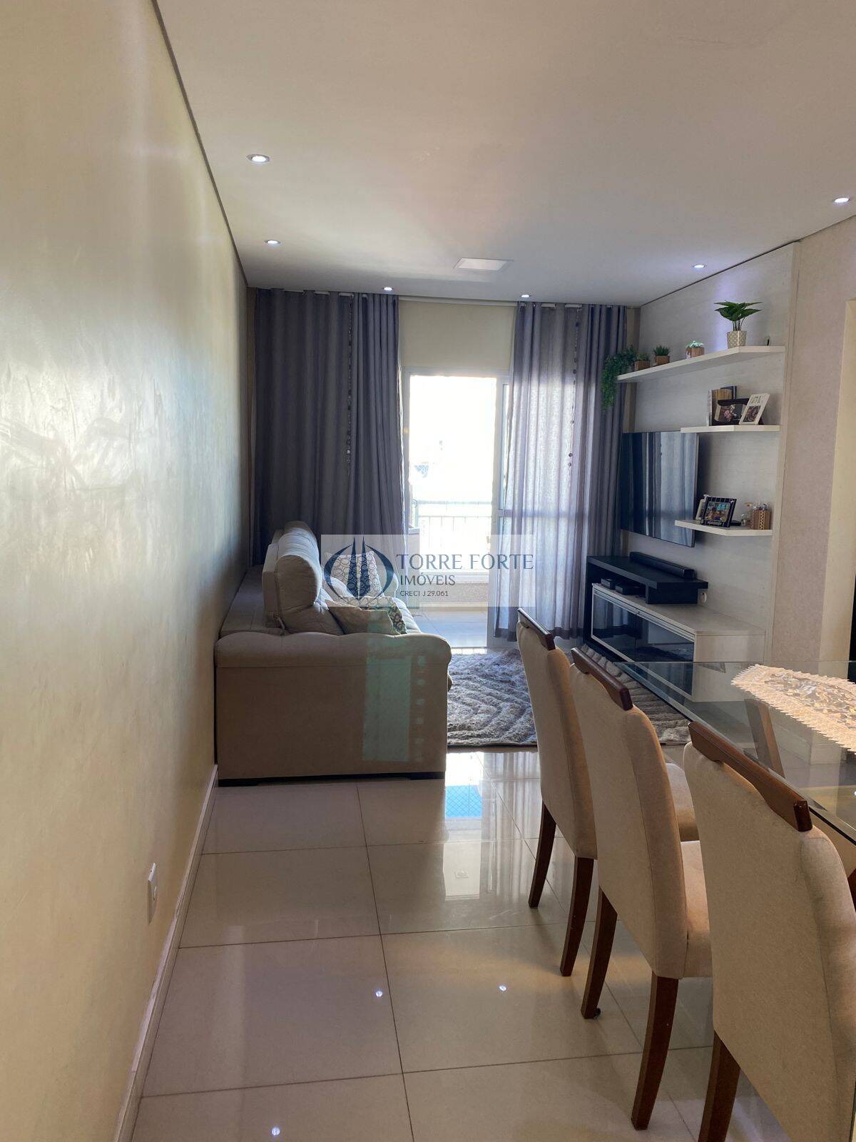 Apartamento à venda com 2 quartos, 63m² - Foto 2