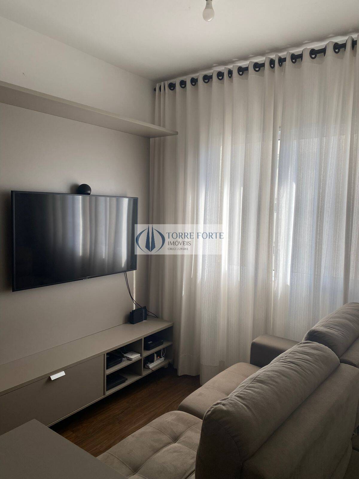 Apartamento à venda com 1 quarto, 33m² - Foto 2