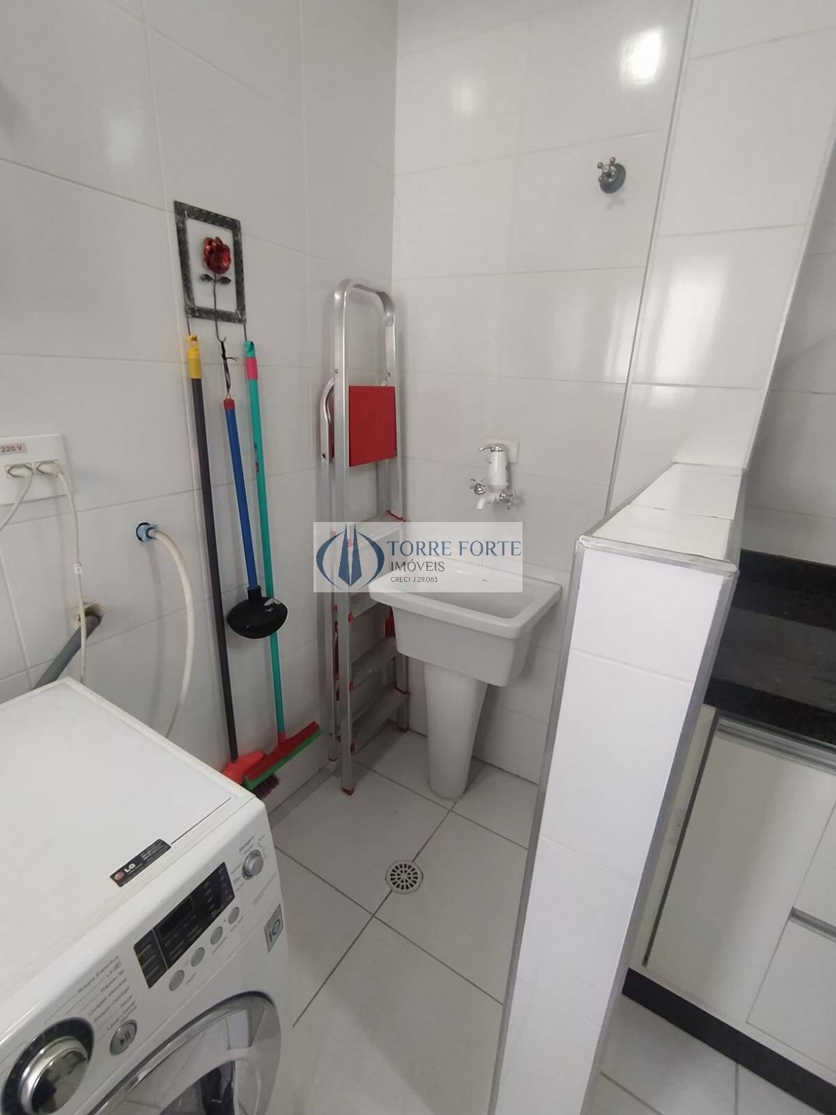 Apartamento à venda com 3 quartos, 84m² - Foto 4