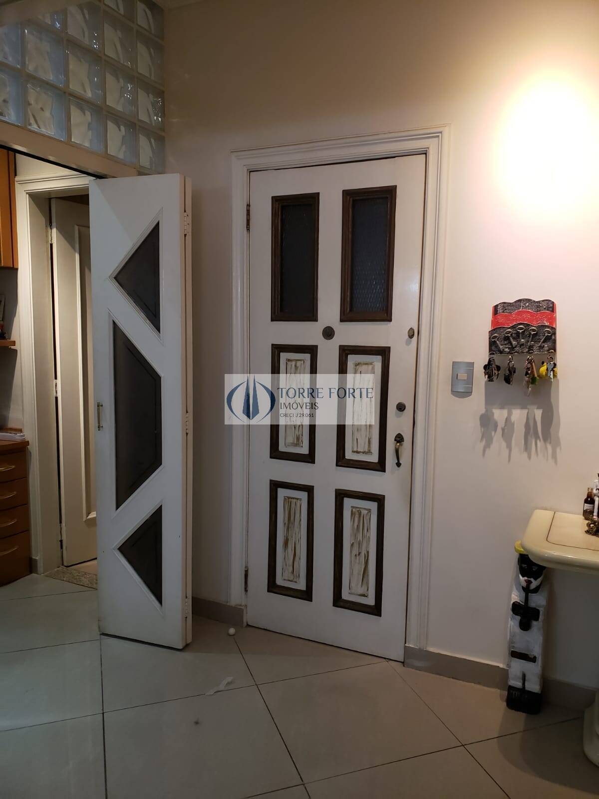 Apartamento à venda com 3 quartos, 269m² - Foto 2