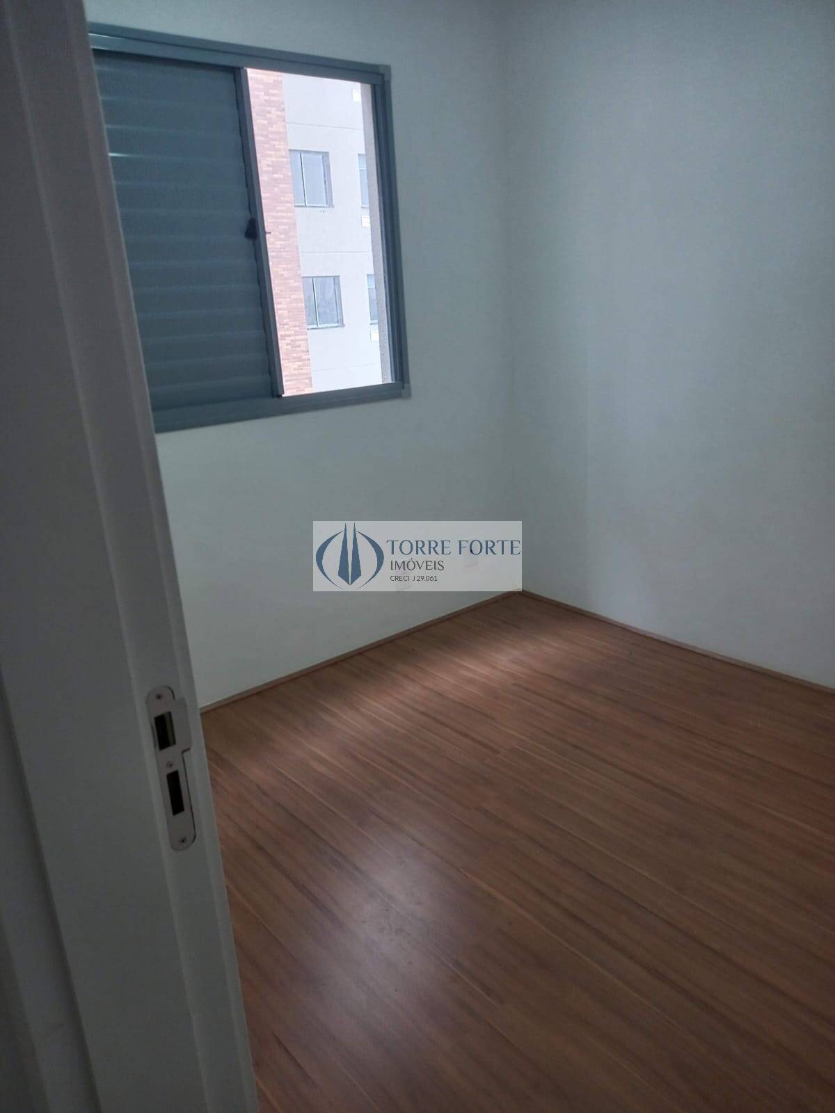 Apartamento à venda com 2 quartos, 44m² - Foto 2