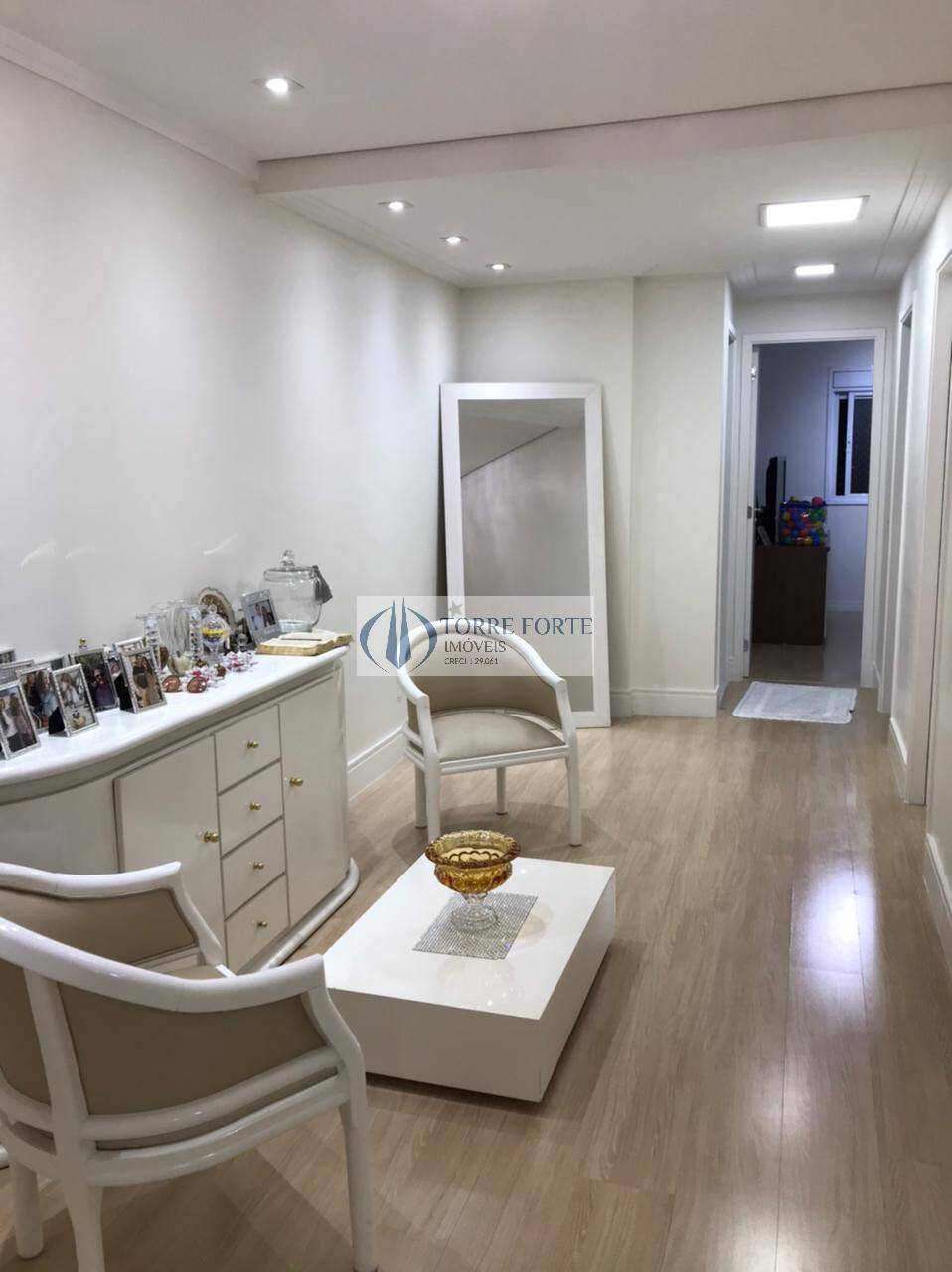 Apartamento à venda com 3 quartos, 151m² - Foto 9