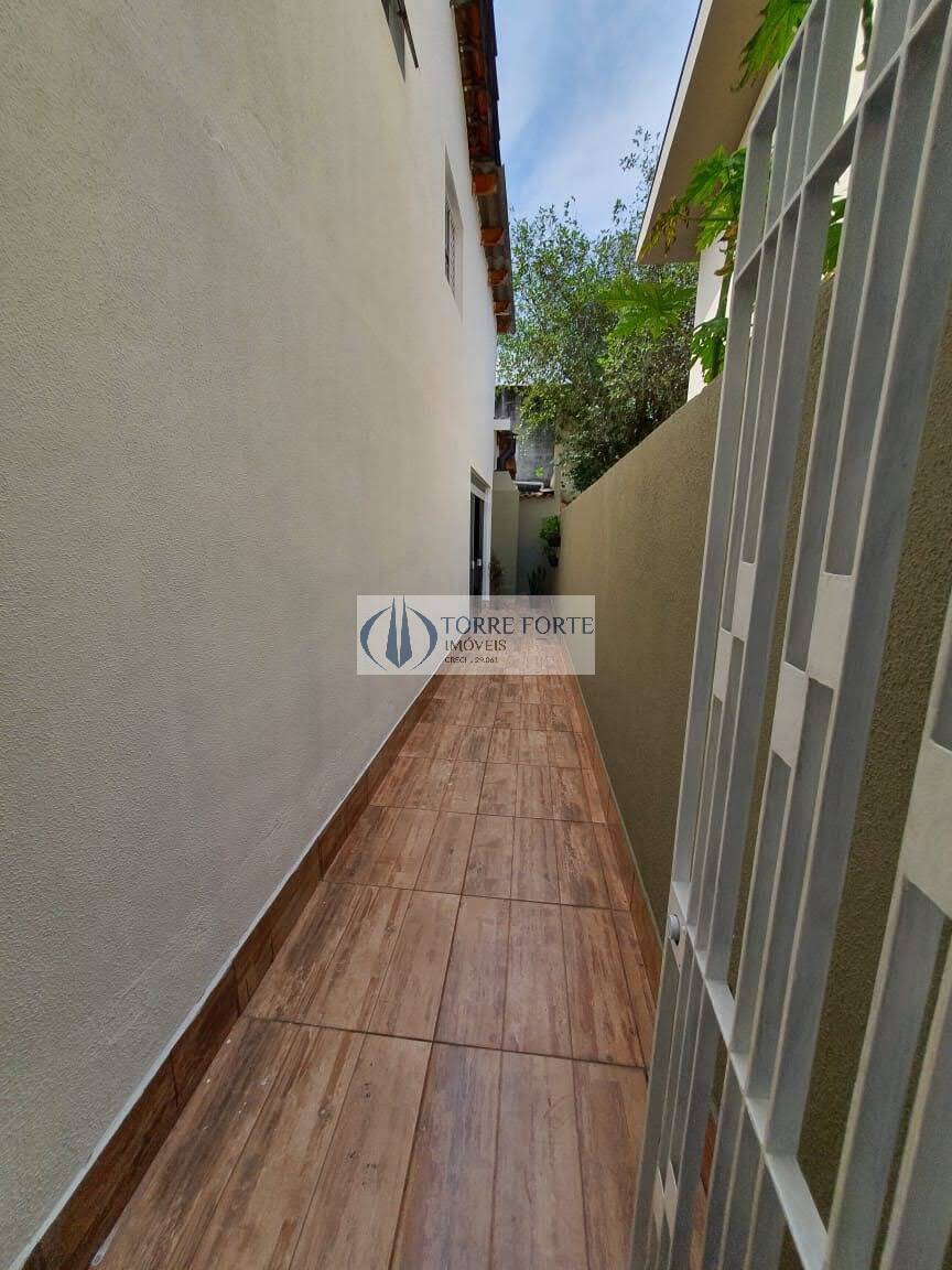 Casa à venda com 3 quartos, 250m² - Foto 6