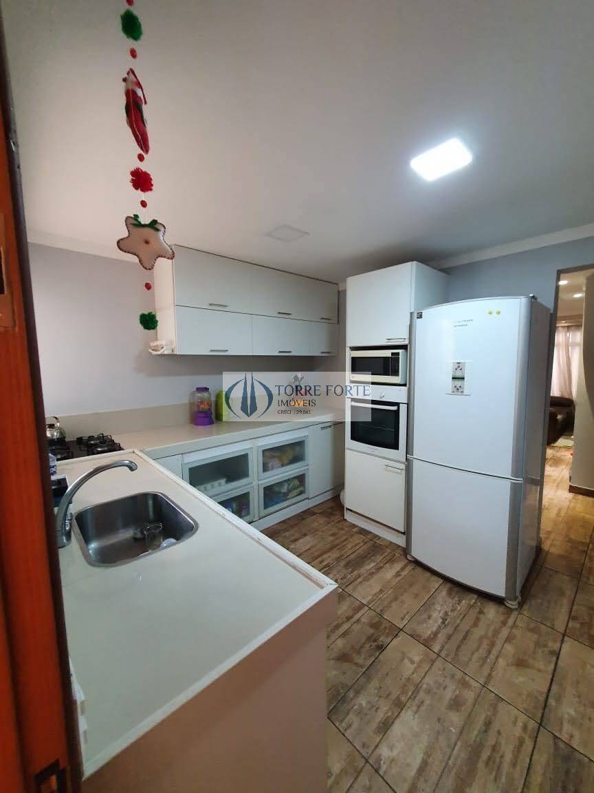 Casa à venda com 3 quartos, 250m² - Foto 8