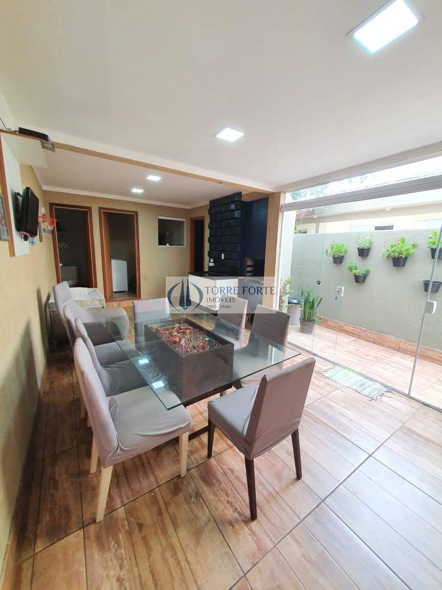 Casa à venda com 3 quartos, 250m² - Foto 14