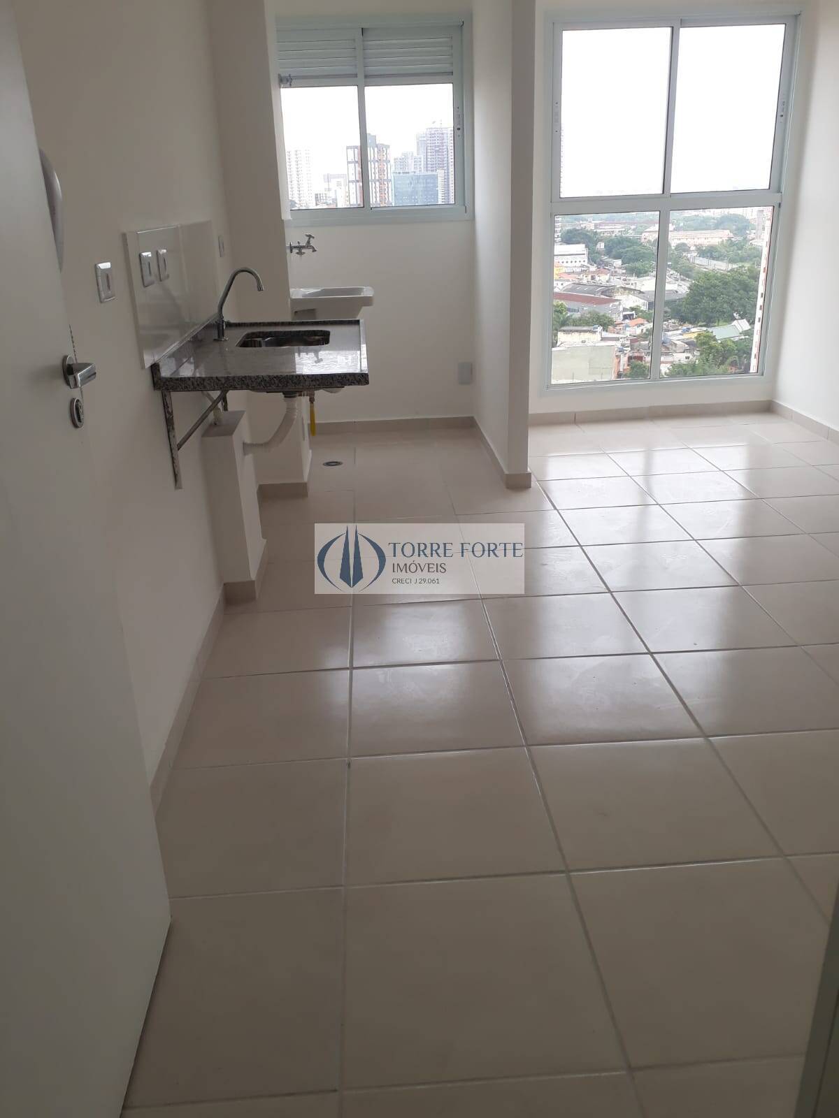 Apartamento à venda com 1 quarto, 29m² - Foto 2