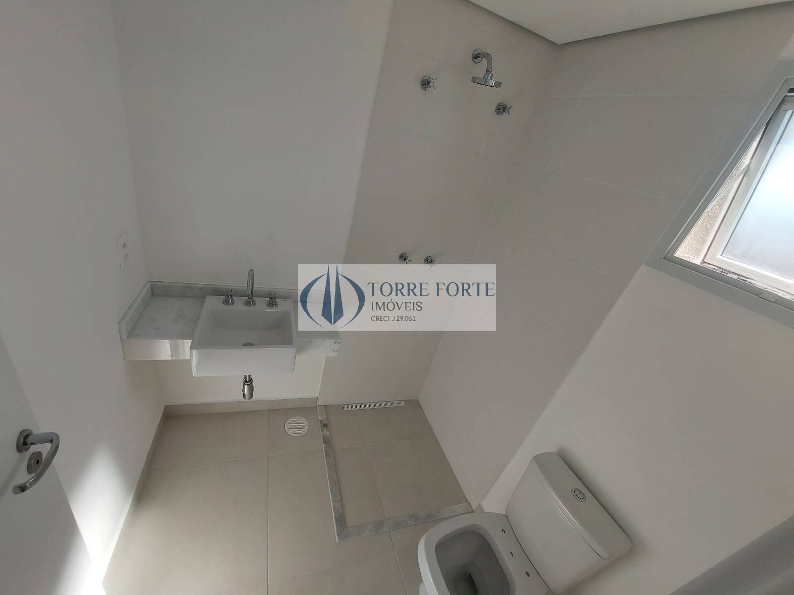 Apartamento à venda com 2 quartos, 64m² - Foto 12