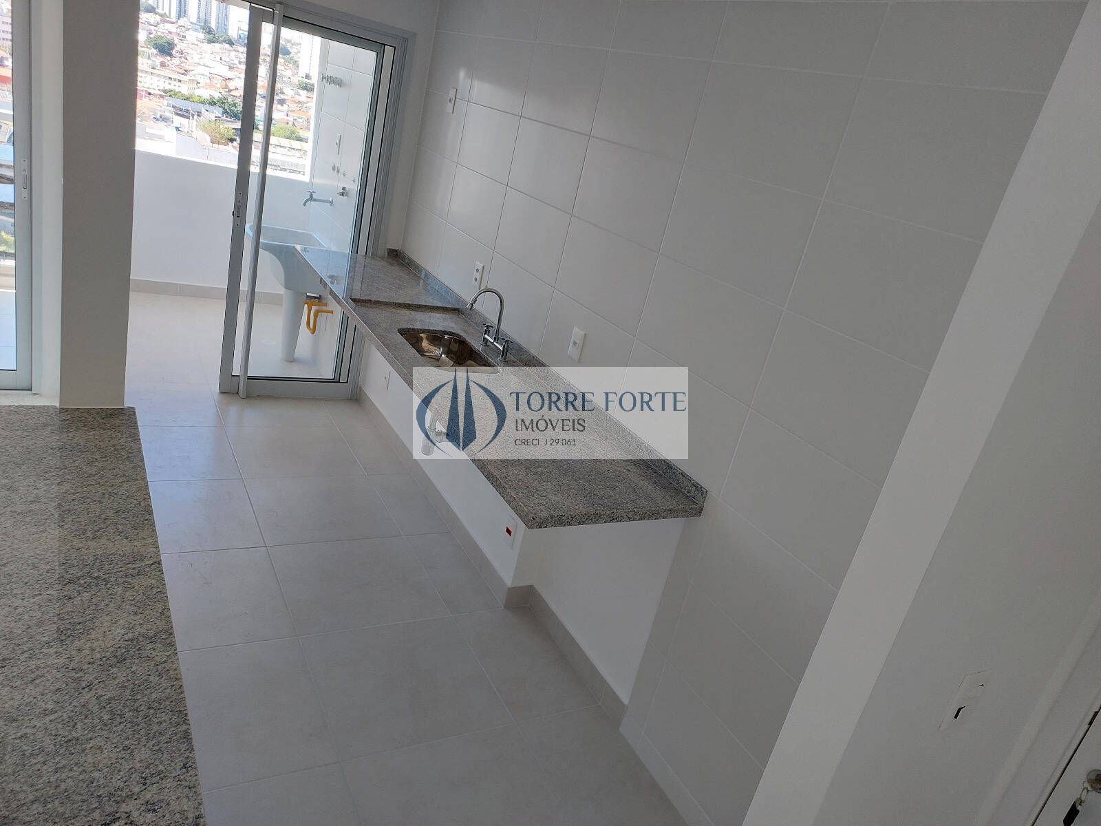 Apartamento à venda com 2 quartos, 64m² - Foto 4