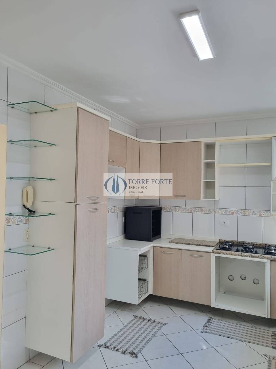 Apartamento à venda com 3 quartos, 94m² - Foto 2