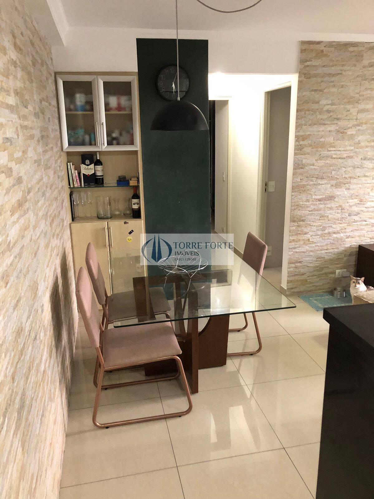 Apartamento à venda com 2 quartos, 60m² - Foto 1