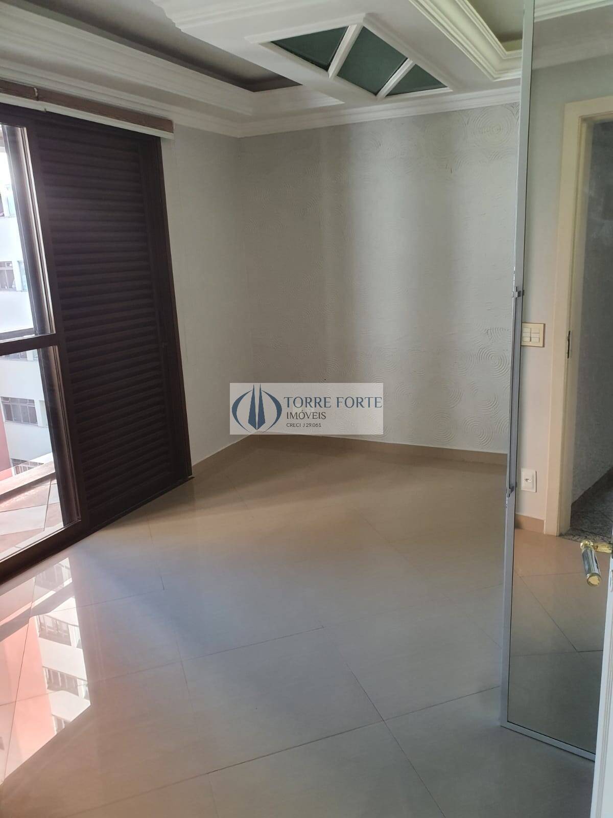 Apartamento à venda com 4 quartos, 183m² - Foto 17