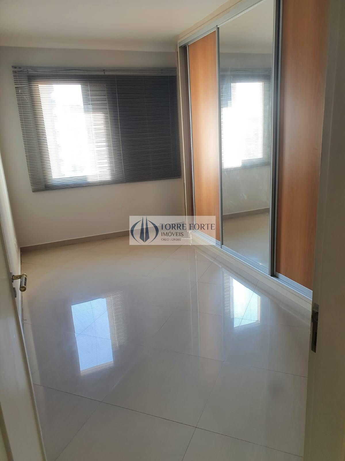 Apartamento à venda com 4 quartos, 183m² - Foto 18