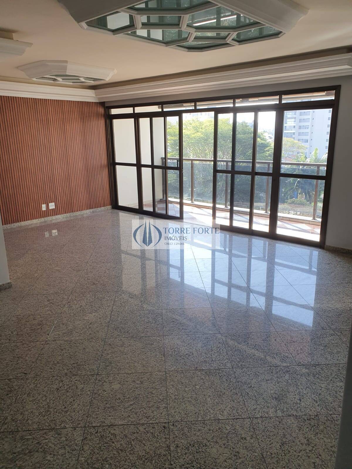 Apartamento à venda com 4 quartos, 183m² - Foto 1