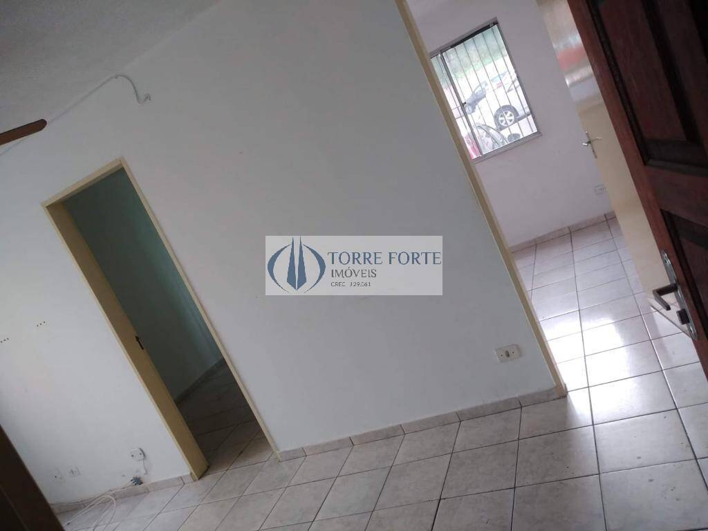 Apartamento à venda com 2 quartos, 42m² - Foto 4