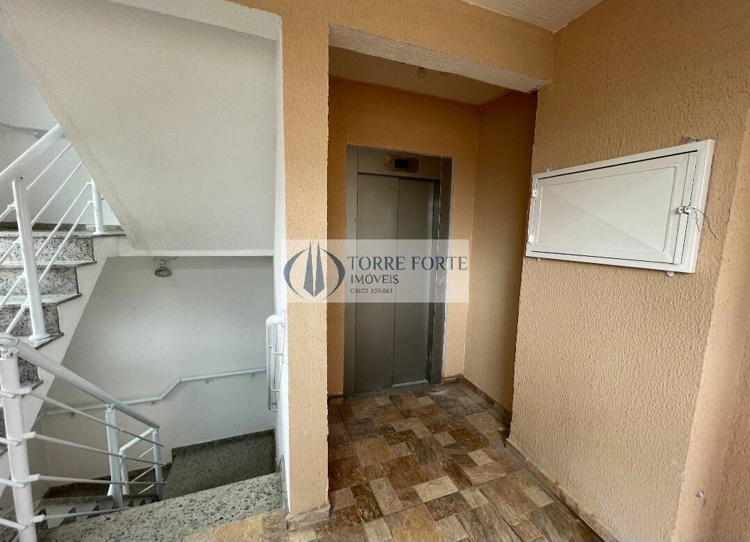 Apartamento à venda com 2 quartos, 40m² - Foto 4