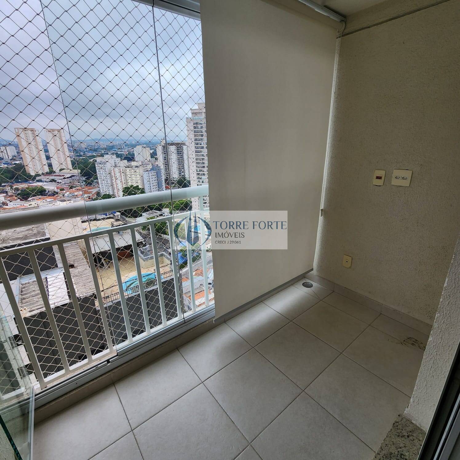 Apartamento à venda com 2 quartos, 60m² - Foto 2