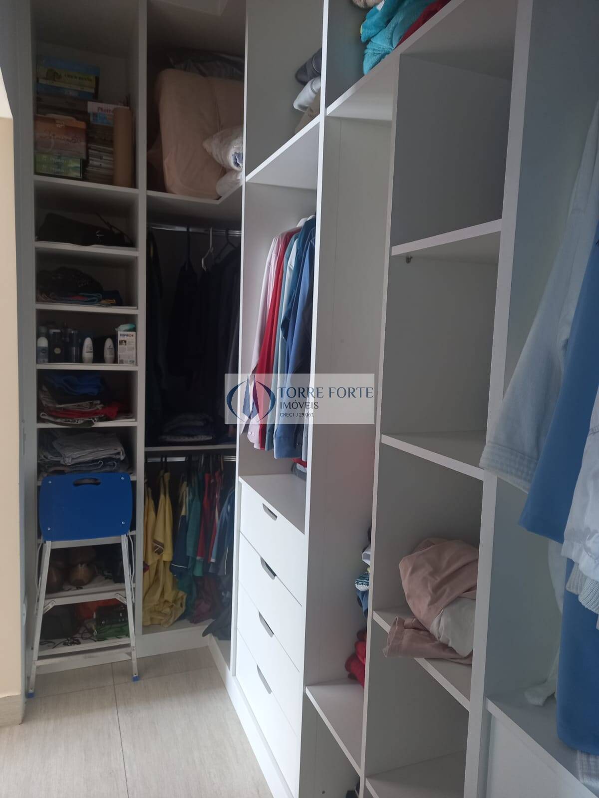 Casa de Condomínio à venda com 3 quartos, 320m² - Foto 17