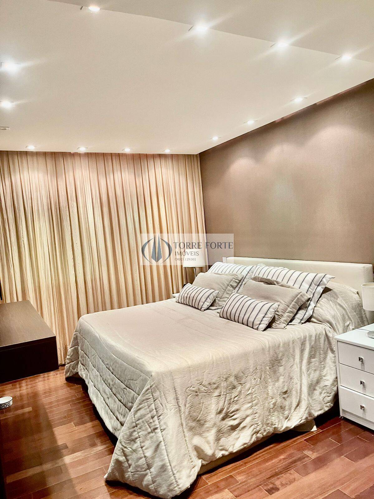 Apartamento à venda com 3 quartos, 181m² - Foto 8