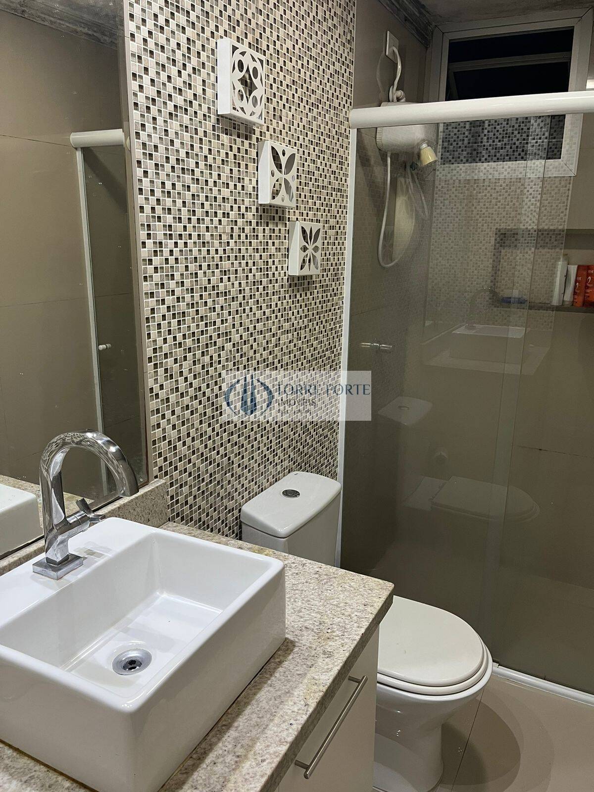 Apartamento à venda com 2 quartos, 65m² - Foto 4