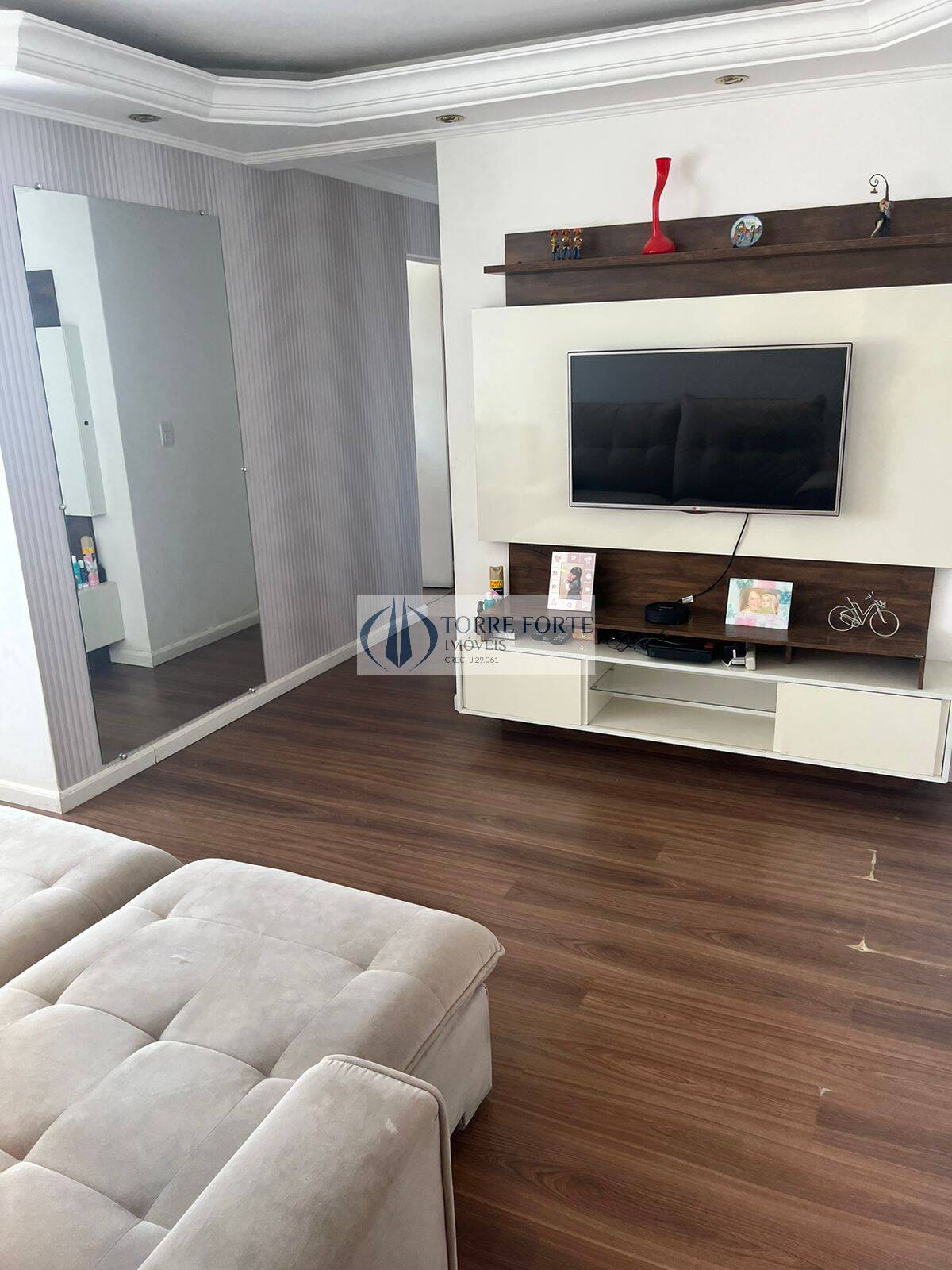 Apartamento à venda com 2 quartos, 65m² - Foto 1