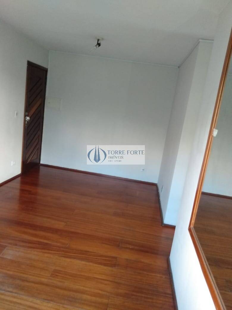 Apartamento à venda com 2 quartos, 64m² - Foto 2