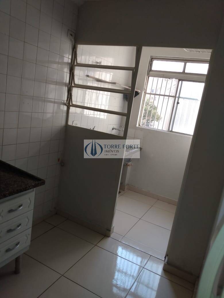 Apartamento à venda com 2 quartos, 64m² - Foto 4