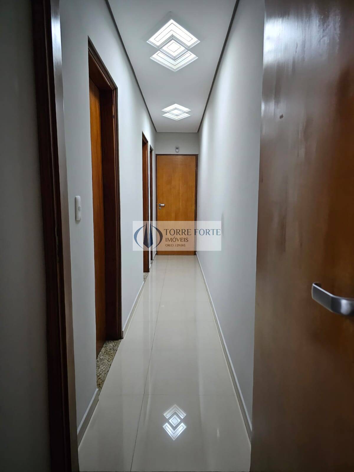 Casa à venda com 3 quartos, 245m² - Foto 19