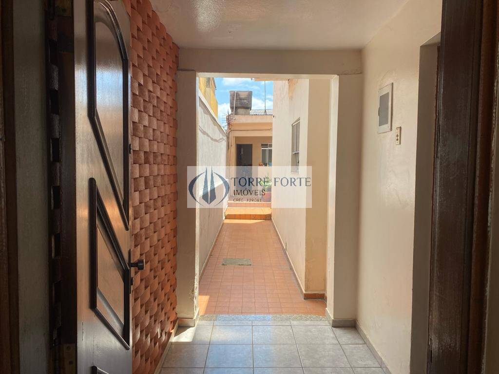 Casa à venda com 3 quartos, 236m² - Foto 4