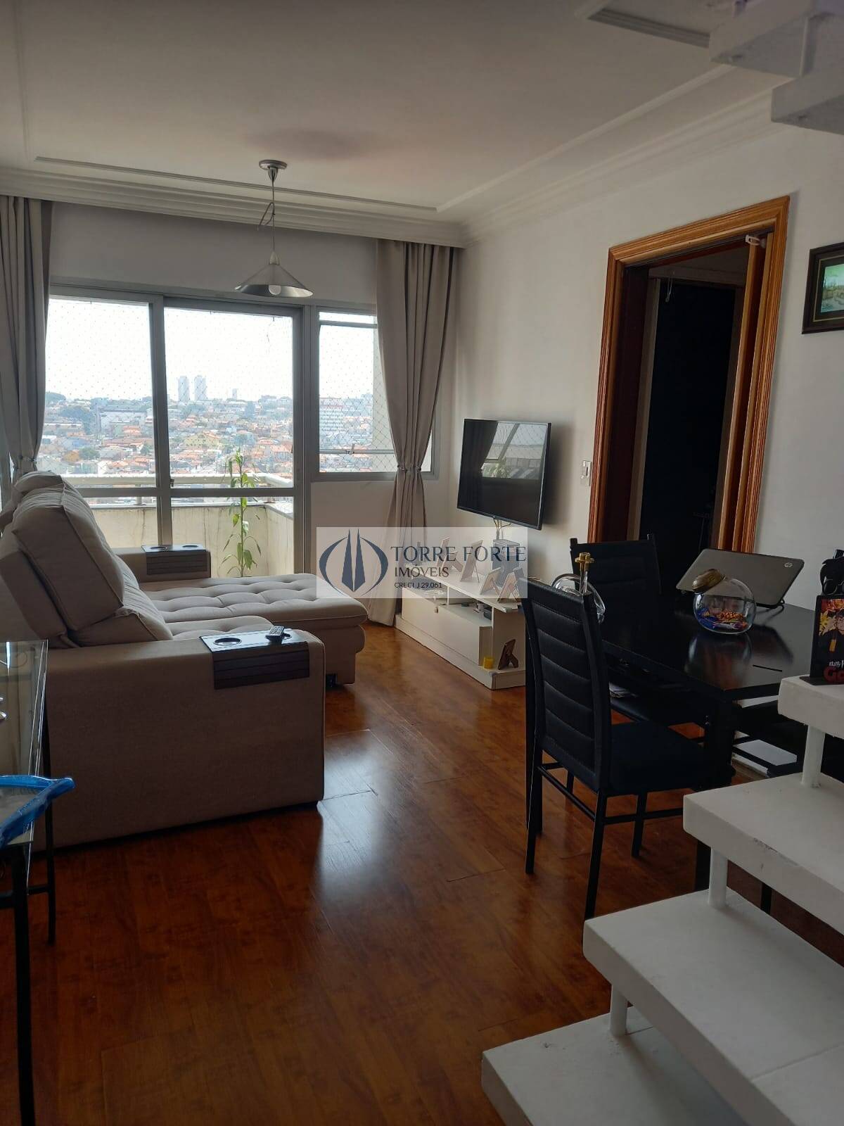 Apartamento à venda com 3 quartos, 107m² - Foto 1