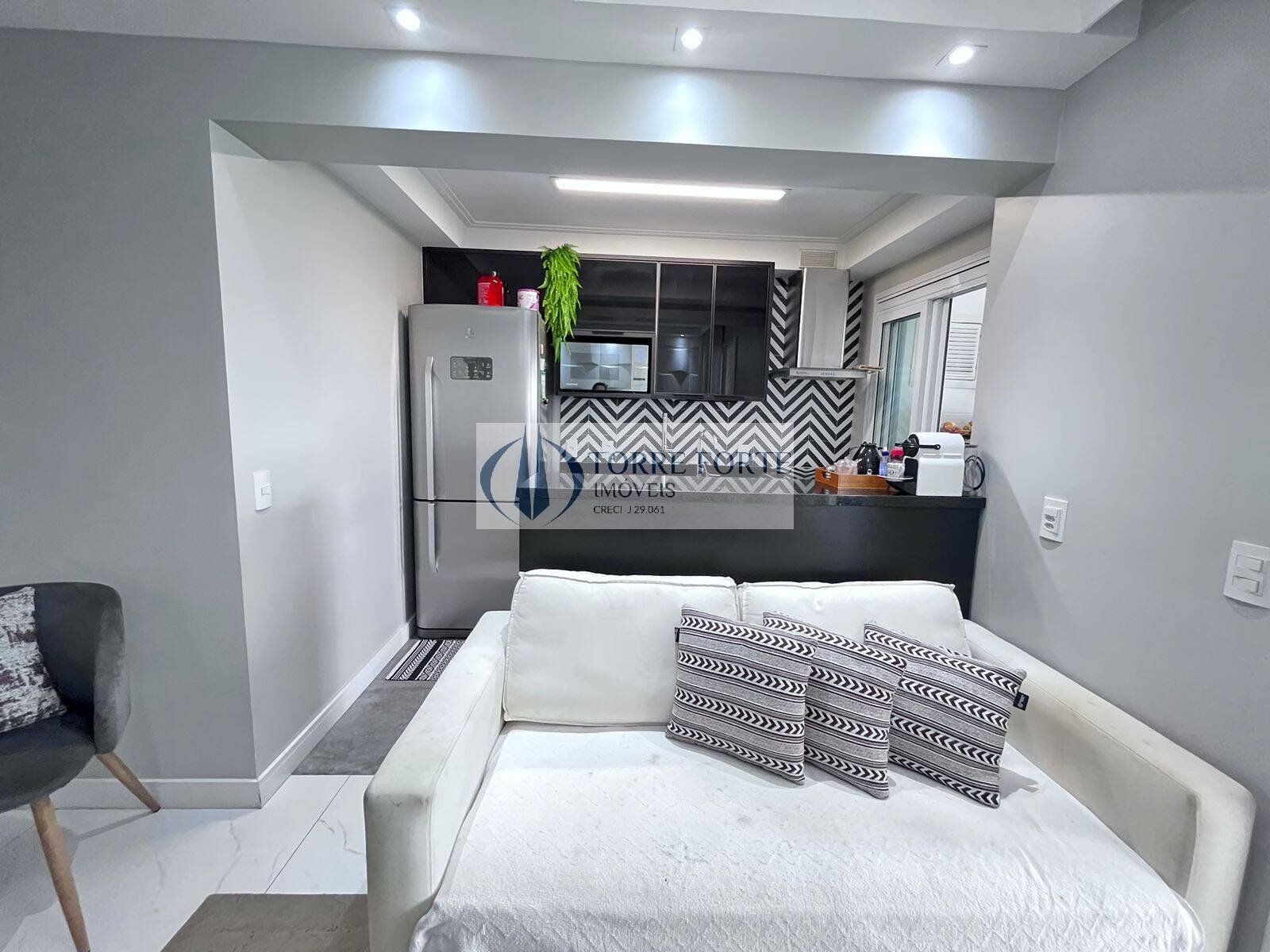 Apartamento à venda com 2 quartos, 65m² - Foto 14