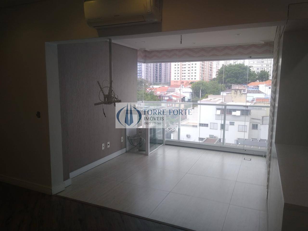 Apartamento à venda com 2 quartos, 63m² - Foto 2