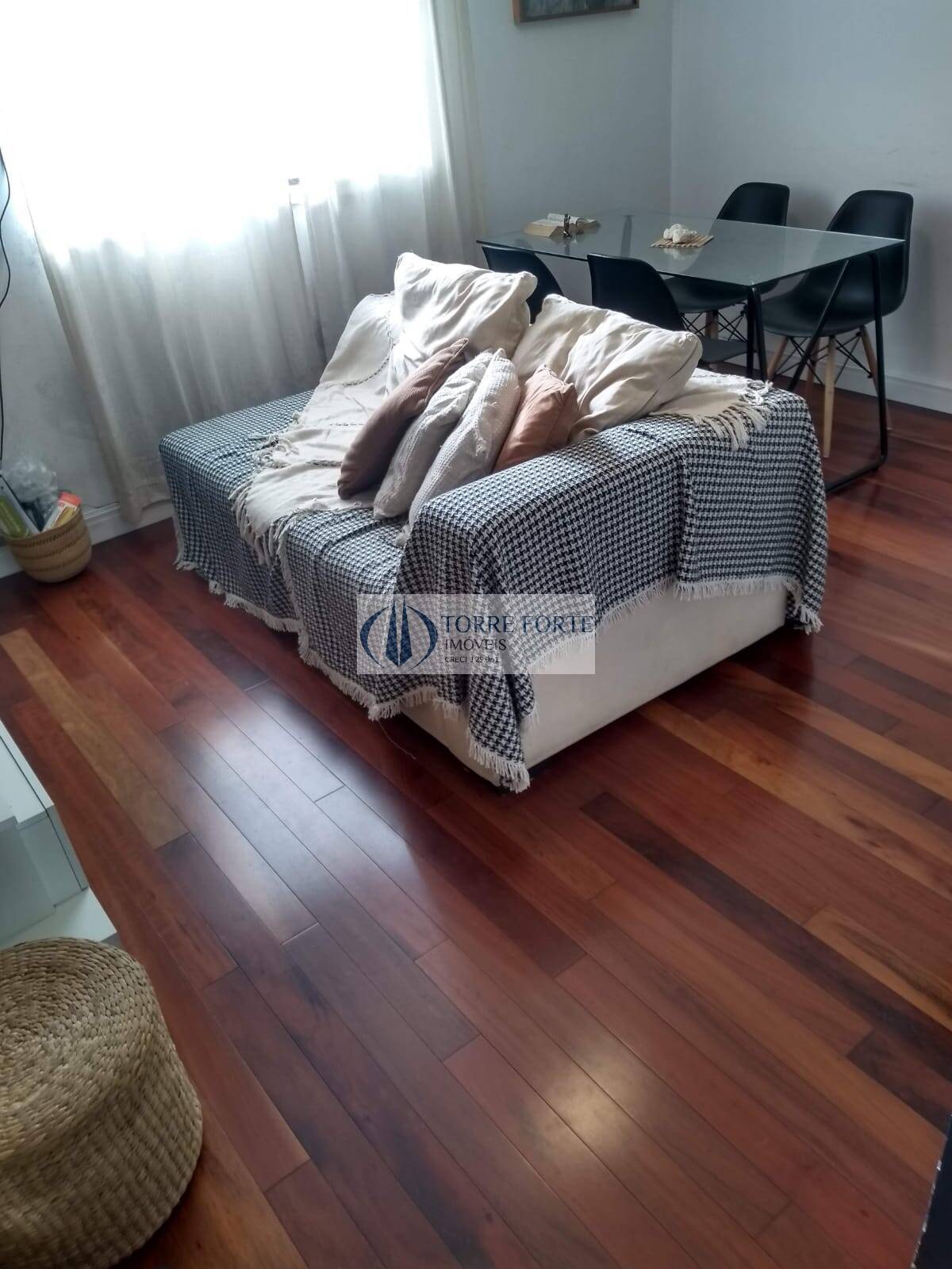 Apartamento à venda com 2 quartos, 42m² - Foto 2