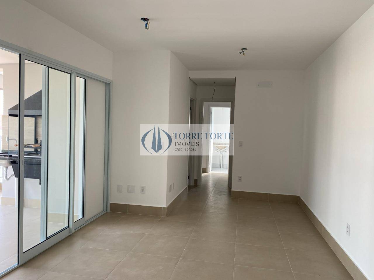 Apartamento à venda com 2 quartos, 66m² - Foto 2