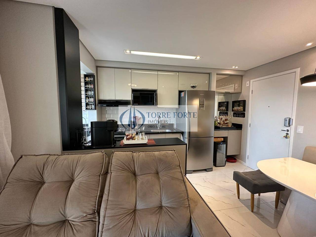 Apartamento à venda com 2 quartos, 42m² - Foto 2