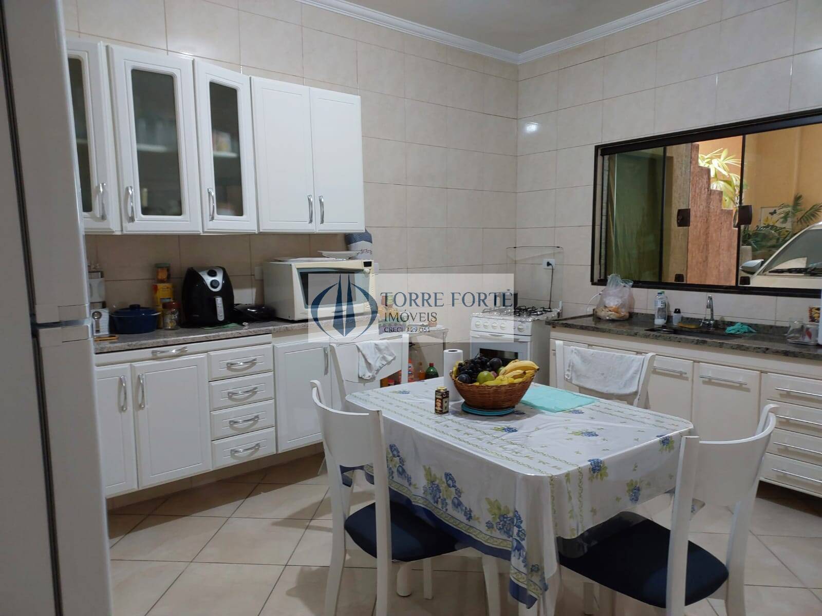 Casa à venda com 2 quartos, 140m² - Foto 11