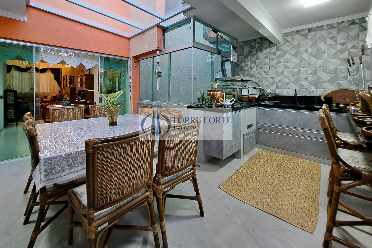 Sobrado à venda com 4 quartos, 400m² - Foto 1