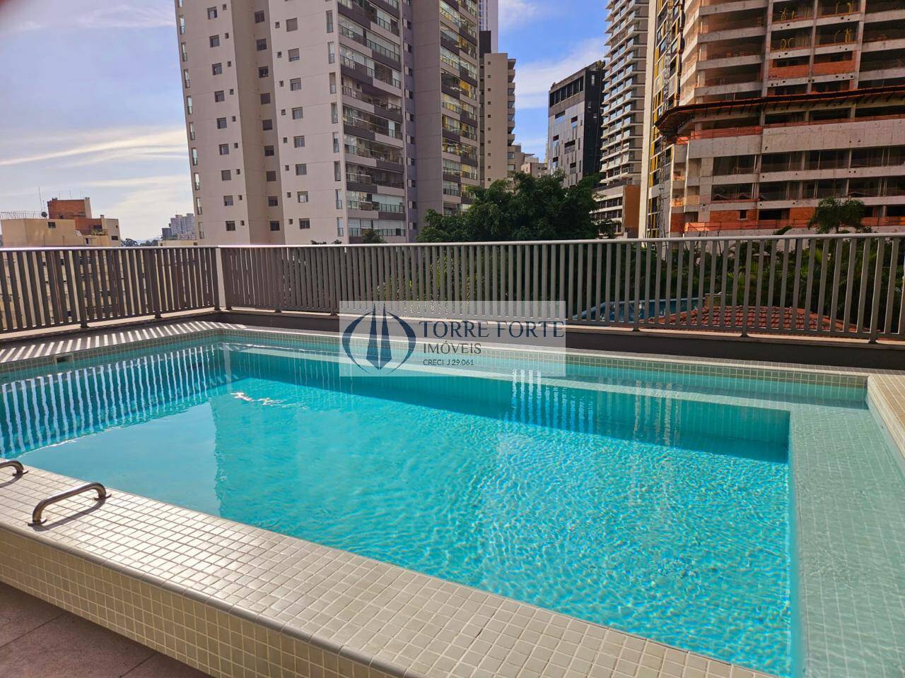 Apartamento à venda com 1 quarto, 28m² - Foto 1