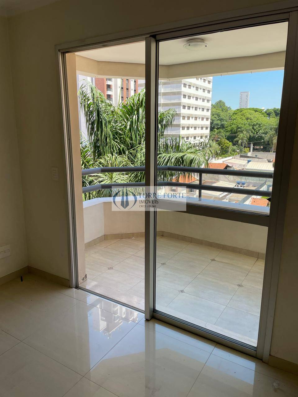 Apartamento à venda com 3 quartos, 92m² - Foto 2